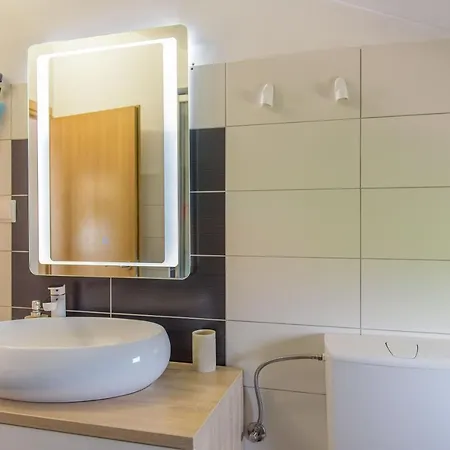 Modern With Jaccuzi And Wonderful View *